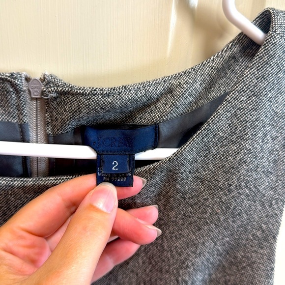 Vintage J Crew Wool Fully Lined Gray Sleeveless Sheath Column Dress size 2 - Picture 3 of 8